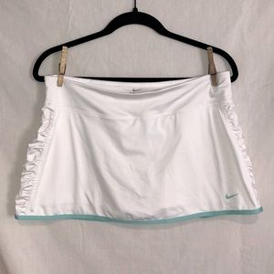 Nike tennis skirt size L